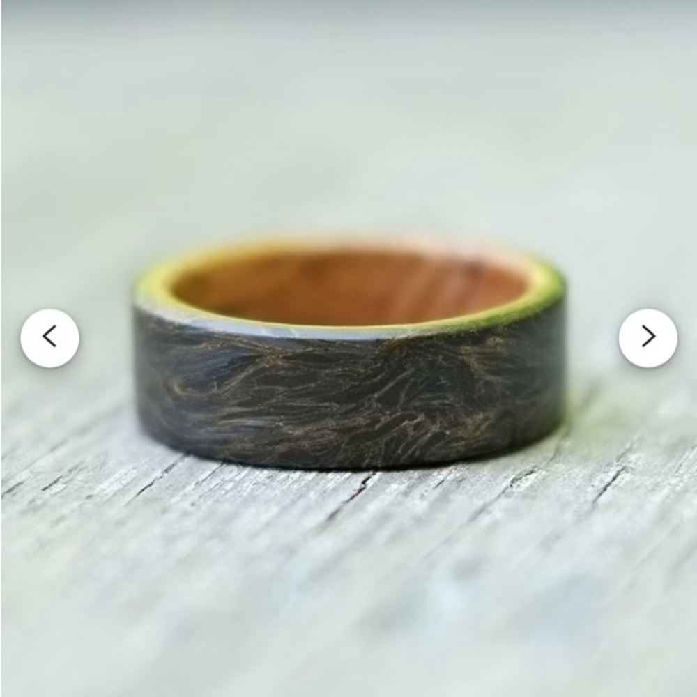 Men’s Wood& Carbon Wedding Band Size 11.25